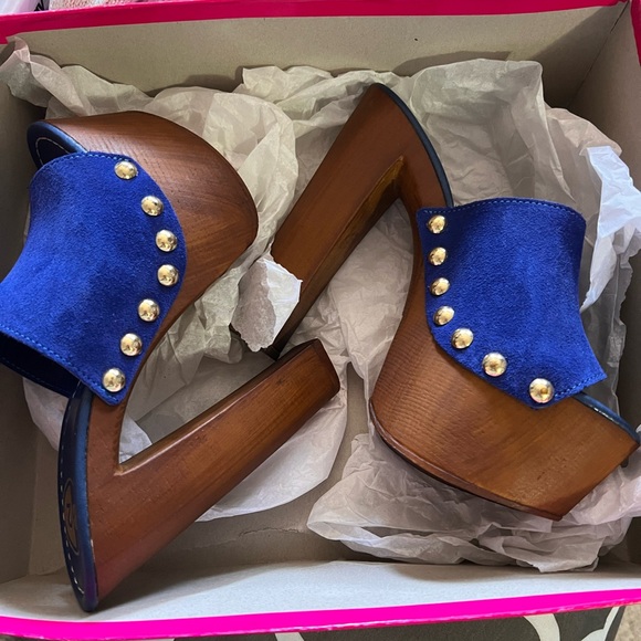 Brand new B/2 platform blue shoes - Picture 2 of 6